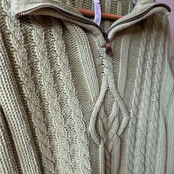 Pastel/pea green cable knit sweater - Picture 4 of 9